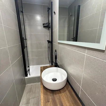 Couples Getaway In Apartament